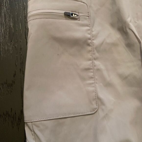 L.L. Bean Sun Protection Gray Capri Hiking Pants sz M NWOT - Picture 3 of 7